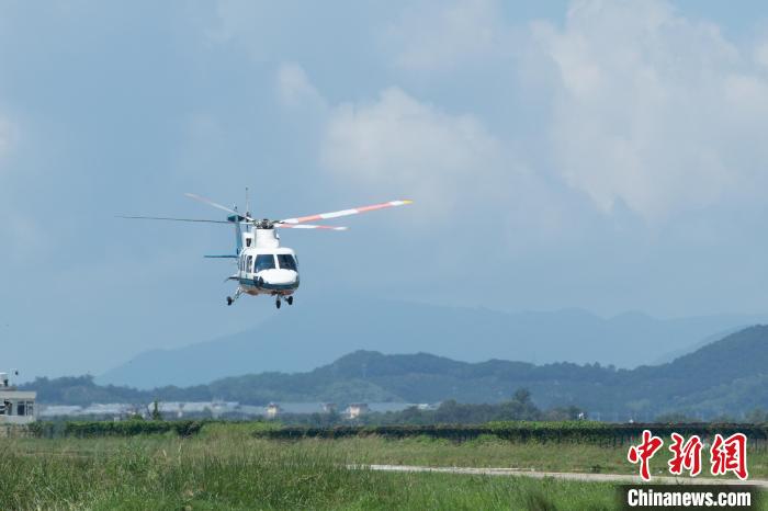 海南三亚至广东湛江省际跨海直升机航线首飞成功