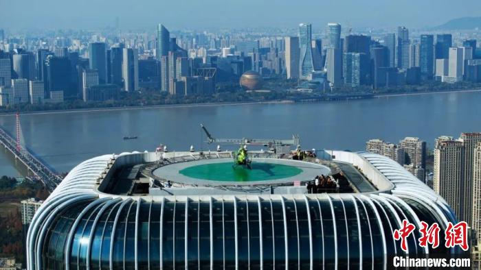 2025低空经济网： 杭州首个空中航站楼启用 市民可体验“低空巴士”