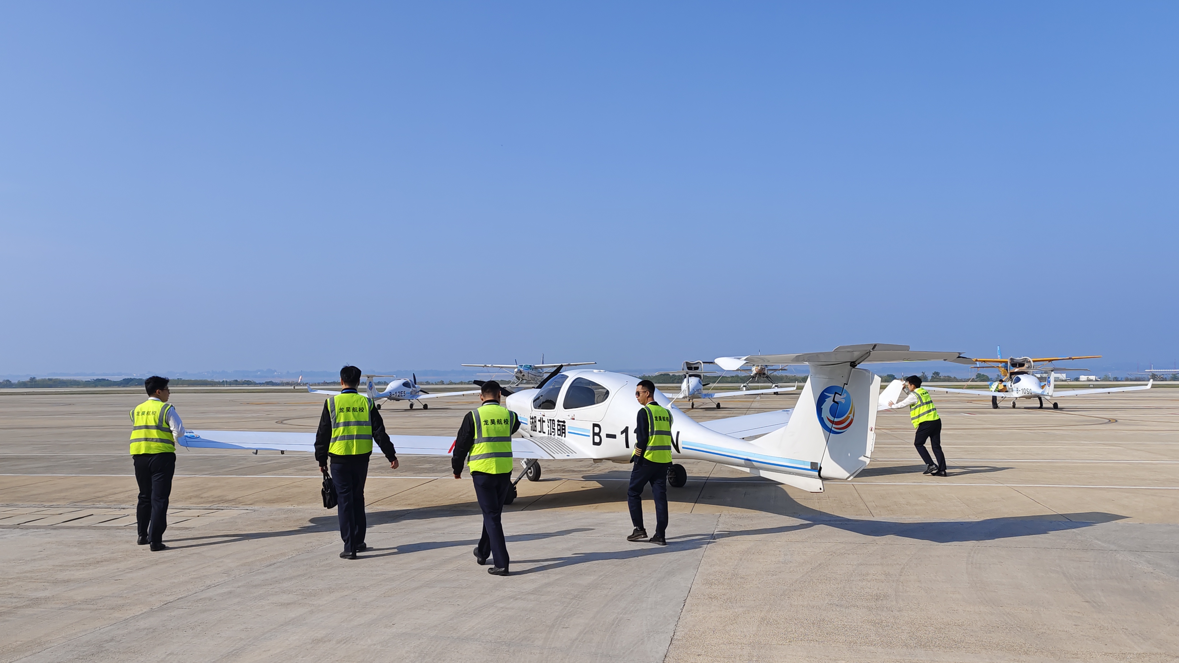 2025低空经济报： 高质量发展荆门先行：产业升级赋予低空经济新内涵，守护长江绿