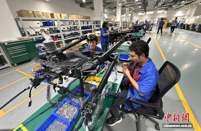 中国九成无人机广东造 低空经济从“起飞”到“落地”